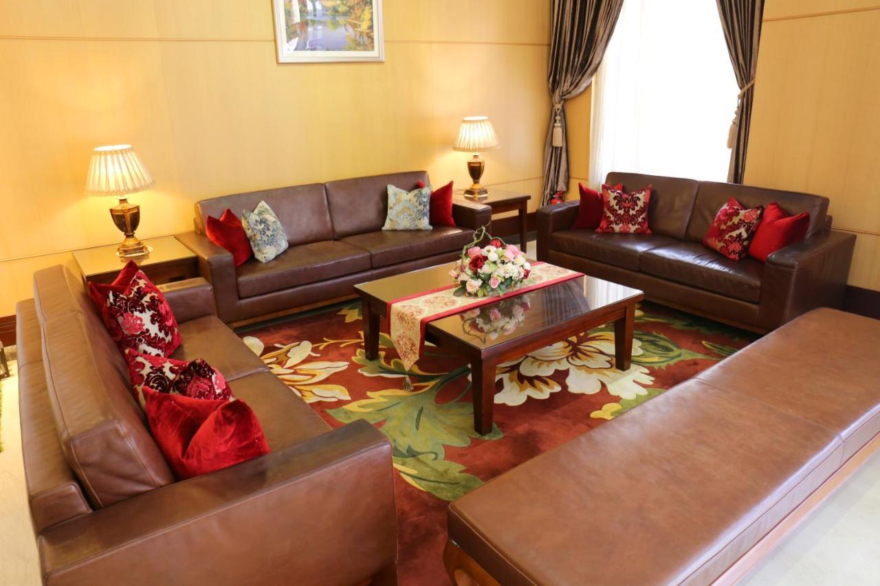 Fushin Hotel - Tainan Exterior foto